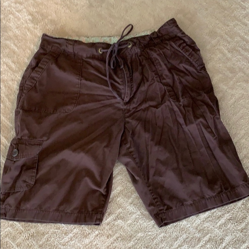 Woman’s Brown Cargo Shorts Size L